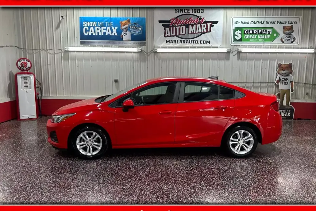 2019 Chevrolet Cruze LS photo 1