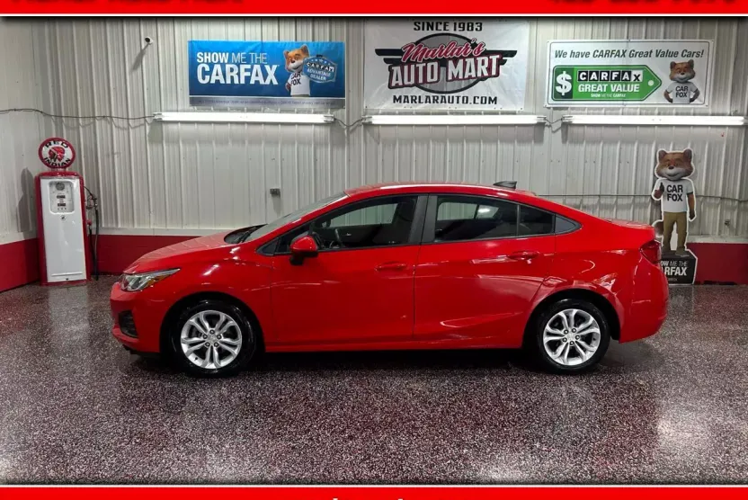 2019 Chevrolet Cruze LS photo 1