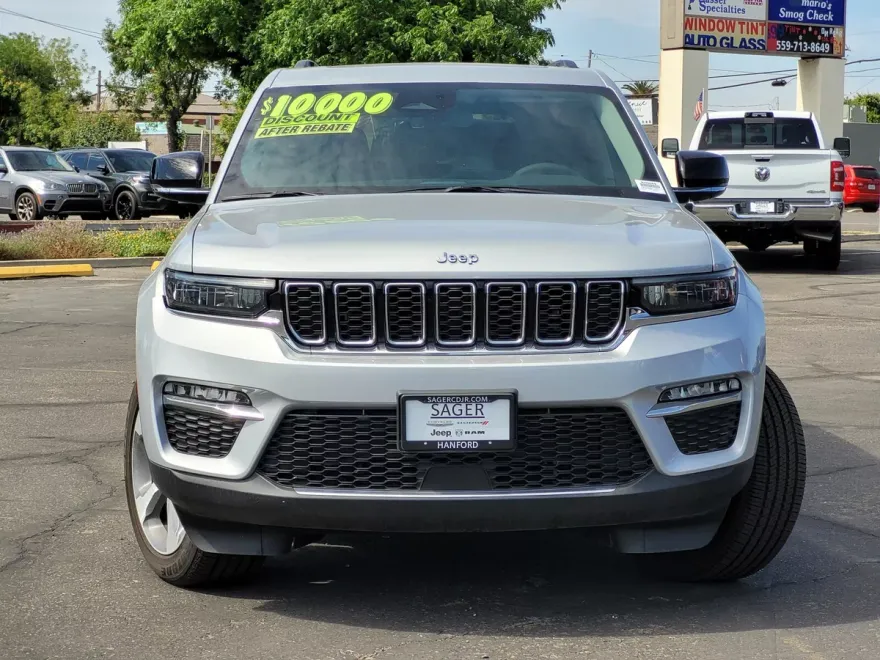 2024 Jeep Cherokee 4xe Base photo 1