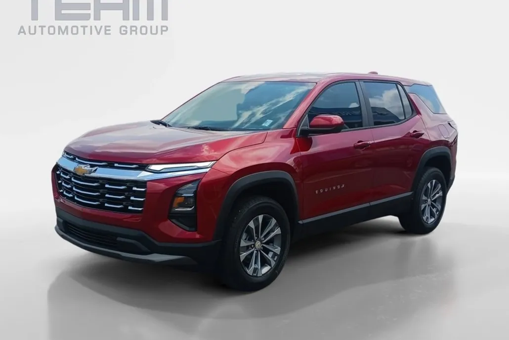 2026 Chevrolet Equinox LT photo 1