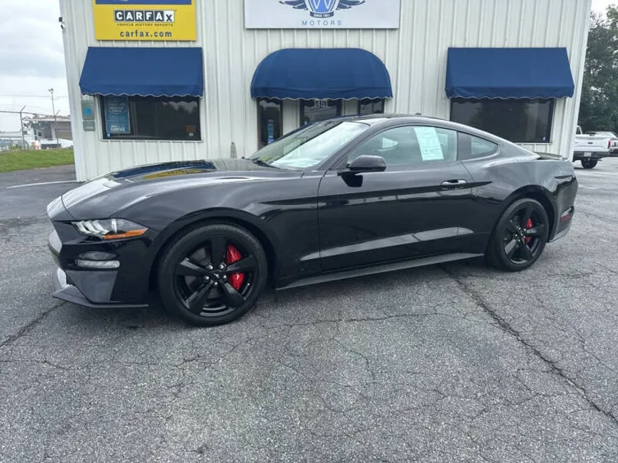 2021 Ford Mustang EcoBoost photo 1