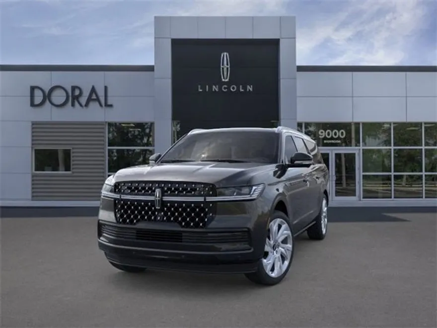2025 Lincoln Navigator Black Label photo 1