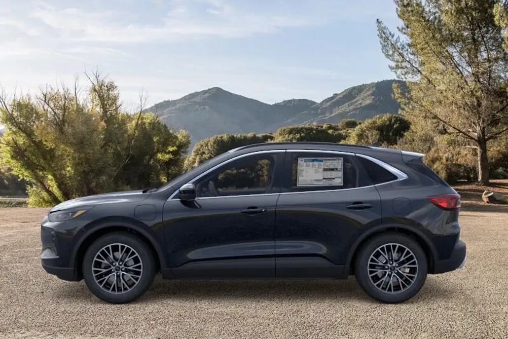 2025 Ford Escape photo 1