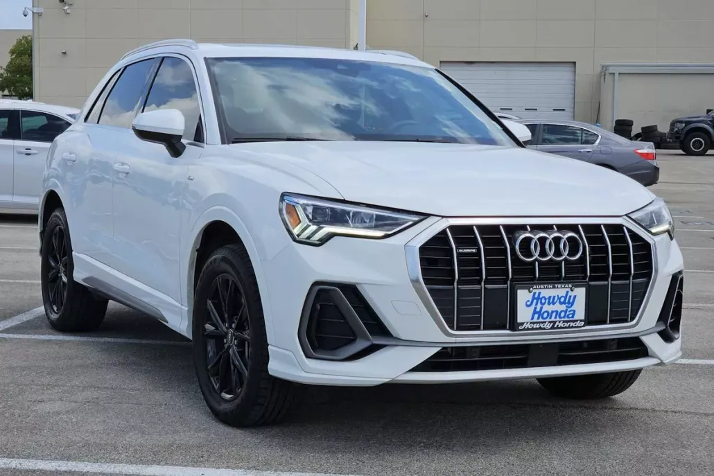 2023 Audi Q3 S line Premium photo 1