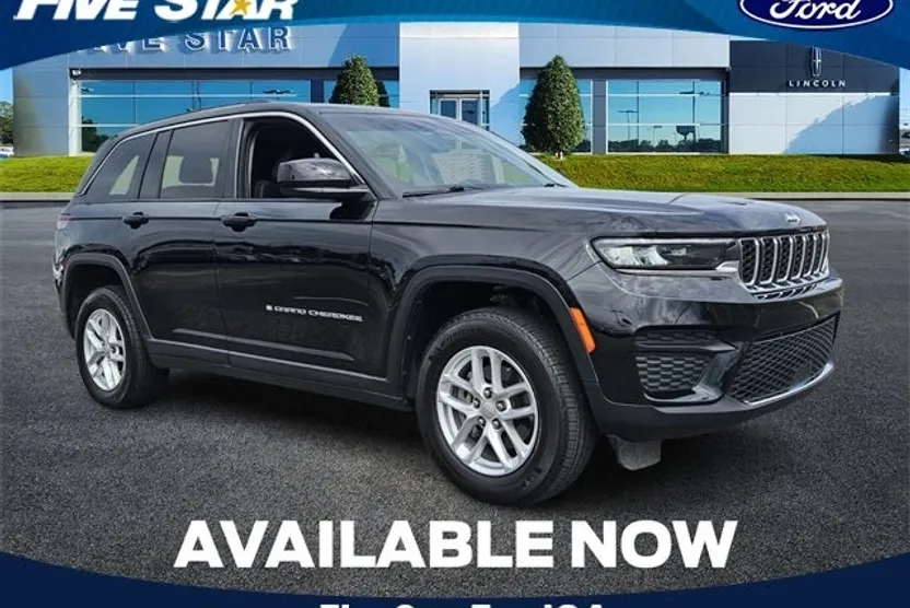 2023 Jeep Grand Cherokee Laredo photo 1