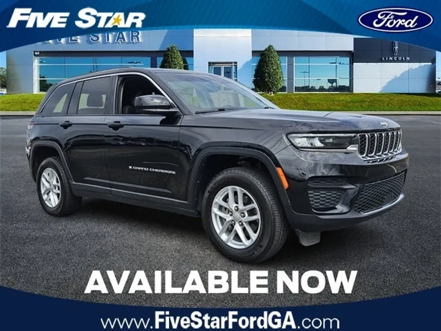 2023 Jeep Grand Cherokee Laredo photo 1
