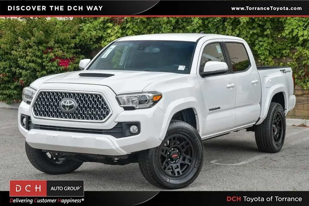 2019 Toyota Tacoma TRD Sport photo 1