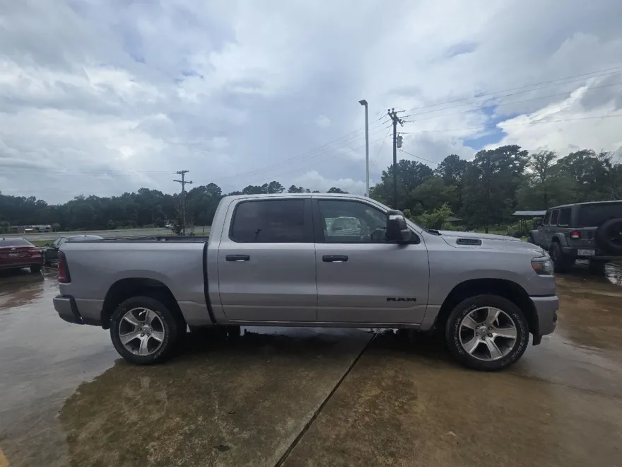 2025 Ram 1500 Tradesman photo 1