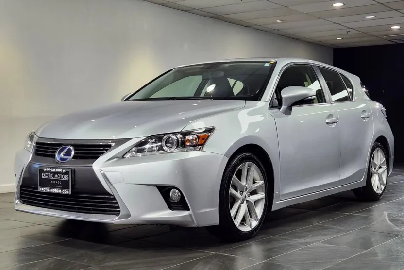2016 Lexus CT 200h photo 1