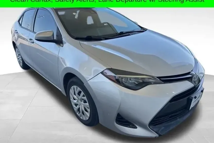 2019 Toyota Corolla LE photo 1