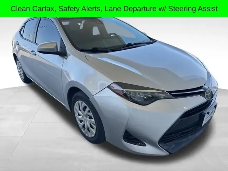 2019 Toyota Corolla LE photo 1