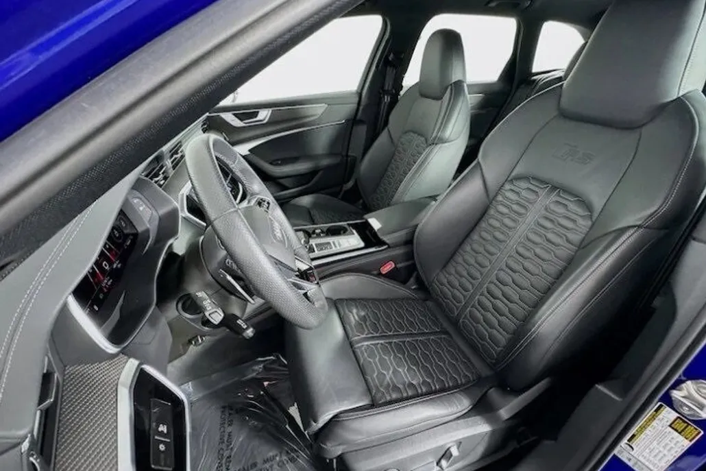2022 Audi RS 6 Avant Base photo 1