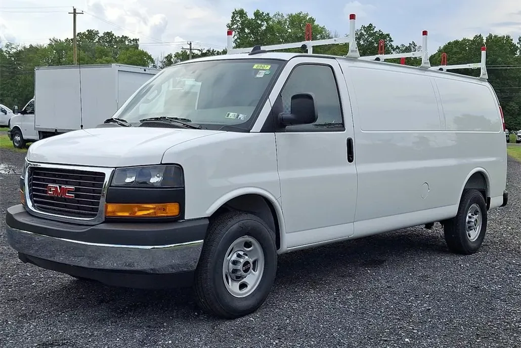 2025 Gmc Savana Cargo 2500 photo 1