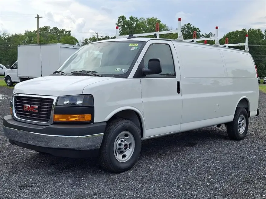 2025 Gmc Savana Cargo 2500 photo 1