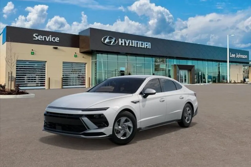 2025 Hyundai Sonata SE photo 1