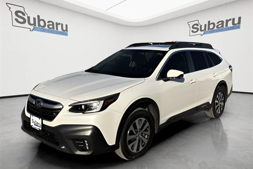2020 Subaru Outback Premium photo 1