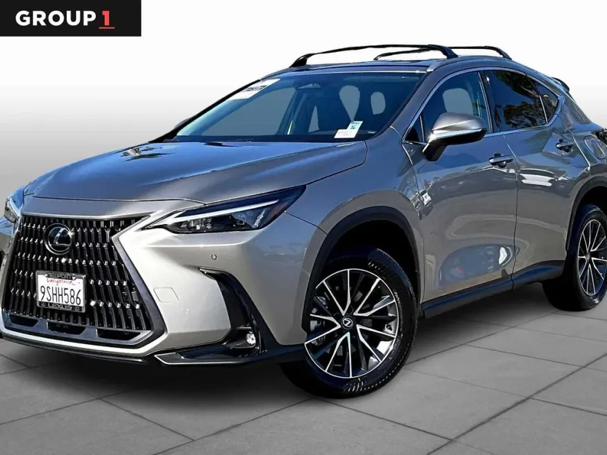 2025 Lexus NX 250 photo 1