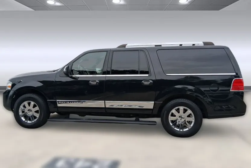 2014 Lincoln Navigator L photo 1