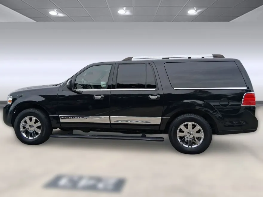 2014 Lincoln Navigator L photo 1