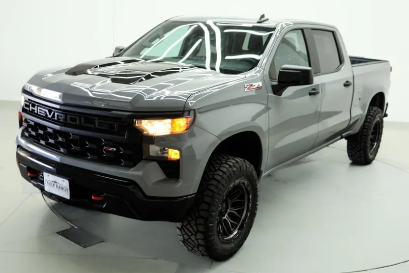 2024 Chevrolet Silverado Trail Boss Custom photo 1