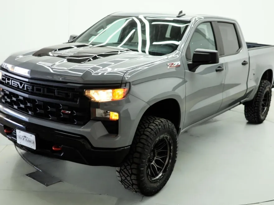 2024 Chevrolet Silverado Trail Boss Custom photo 1