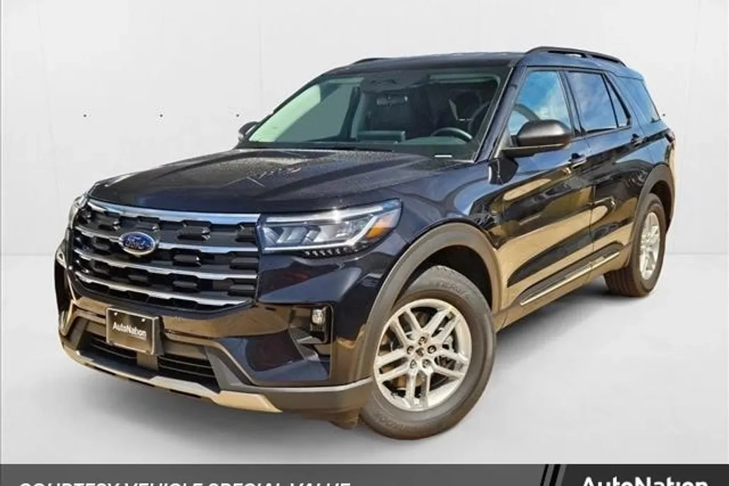 2025 Ford Explorer photo 1