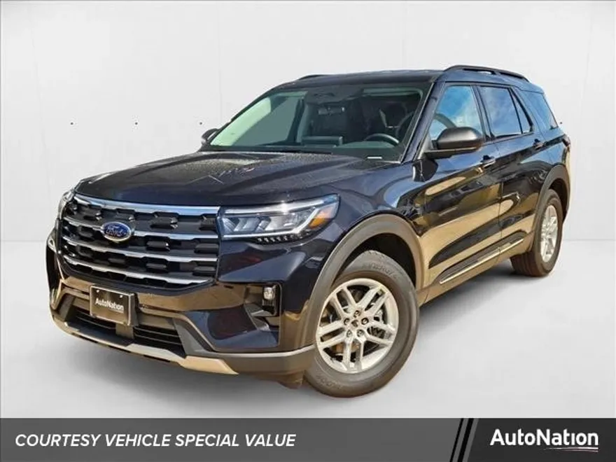 2025 Ford Explorer photo 1