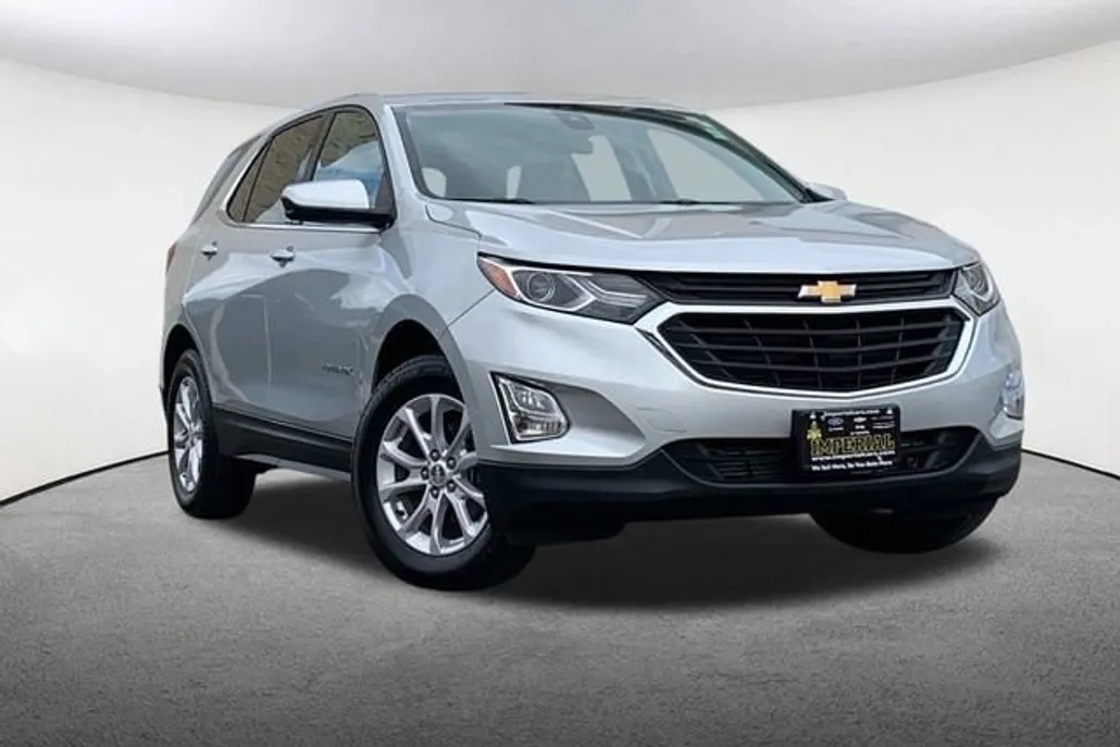 2020 Chevrolet Equinox LT photo 1