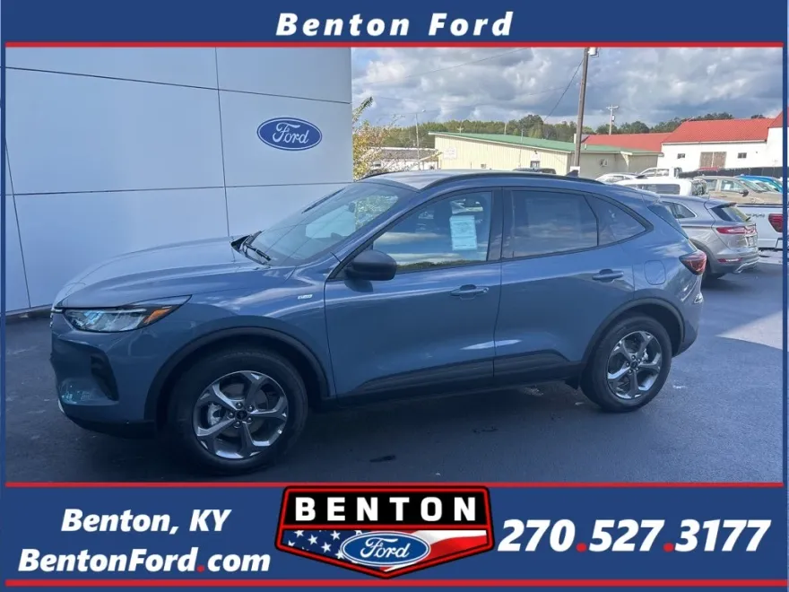 2026 Ford Escape ST-Line photo 1