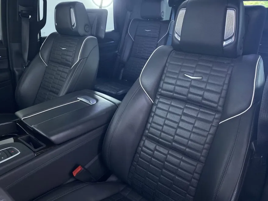 2022 Cadillac Escalade Sport Platinum photo 1