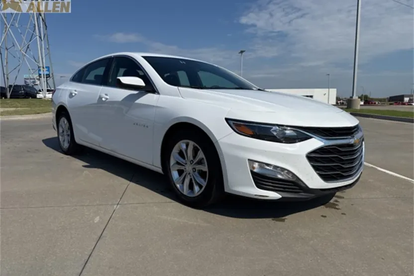 2024 Chevrolet Malibu 1LT photo 1