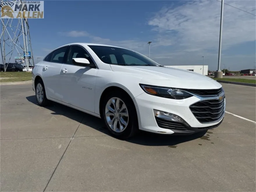 2024 Chevrolet Malibu 1LT photo 1