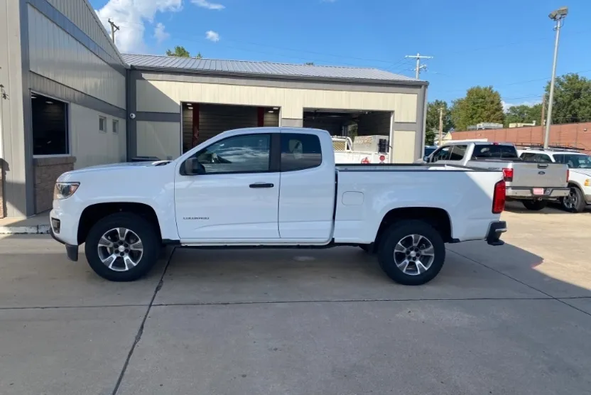 2017 Chevrolet Colorado Work Truck photo 1