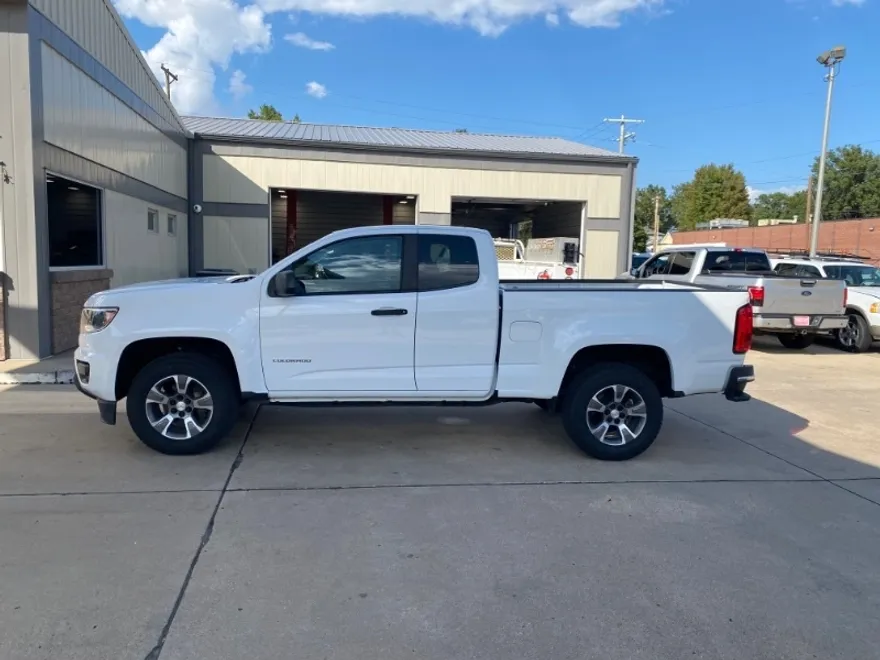 2017 Chevrolet Colorado Work Truck photo 1