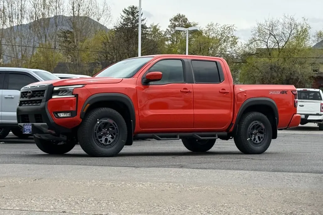 2025 Nissan Frontier PRO-4X photo 1