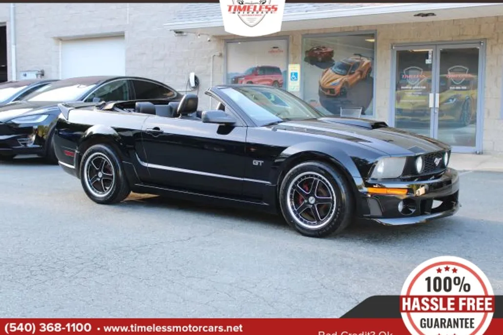 2006 Ford Mustang GT Deluxe Convertible photo 1