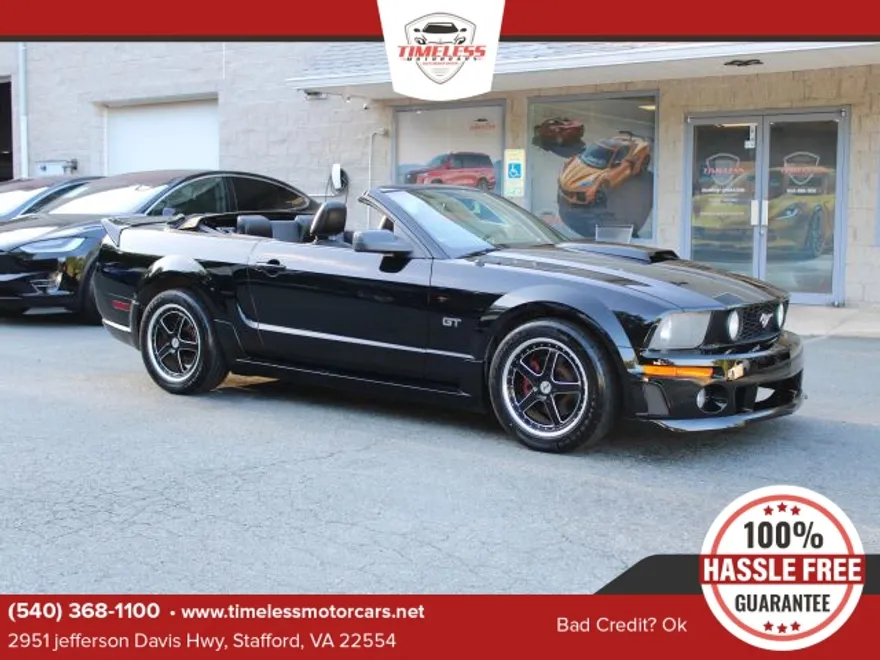 2006 Ford Mustang GT Deluxe Convertible photo 1