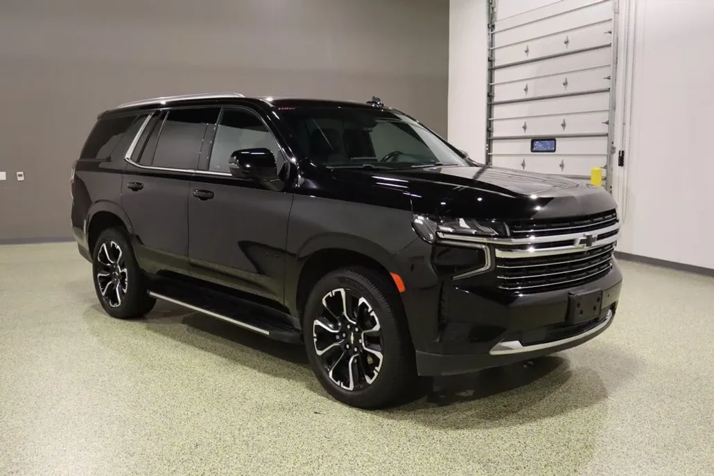 2022 Chevrolet Tahoe LT photo 1