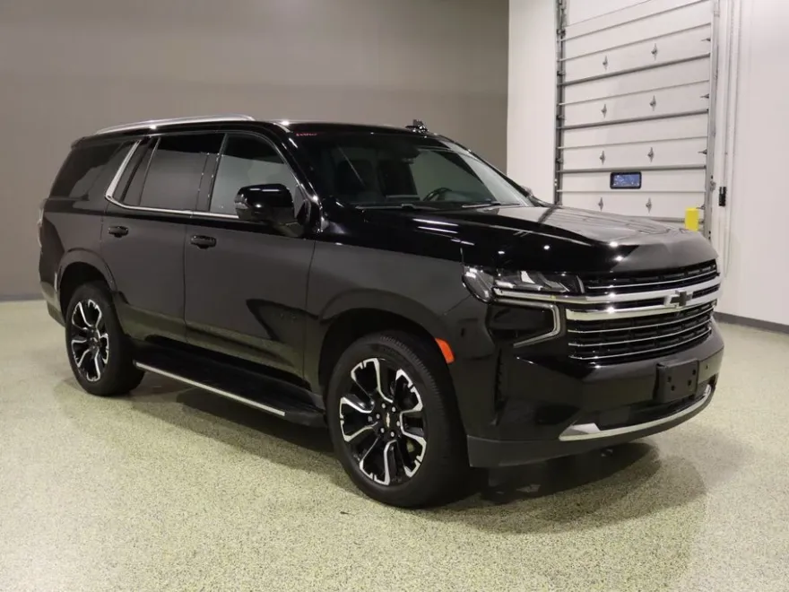 2022 Chevrolet Tahoe LT photo 1