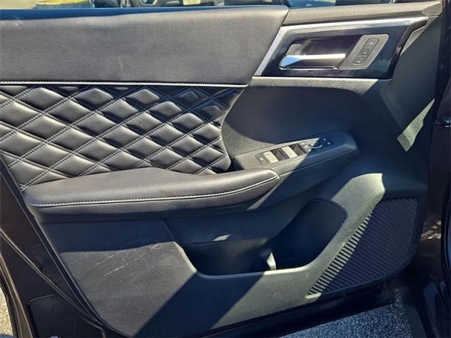 2022 Mitsubishi Outlander SEL photo 1