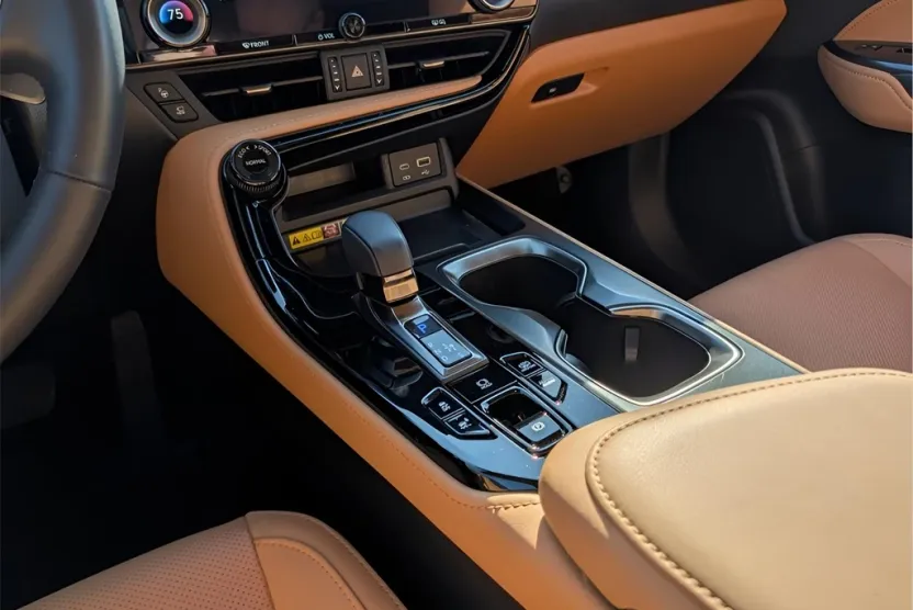 2025 Lexus NX 450h+ Luxury AWD photo 1