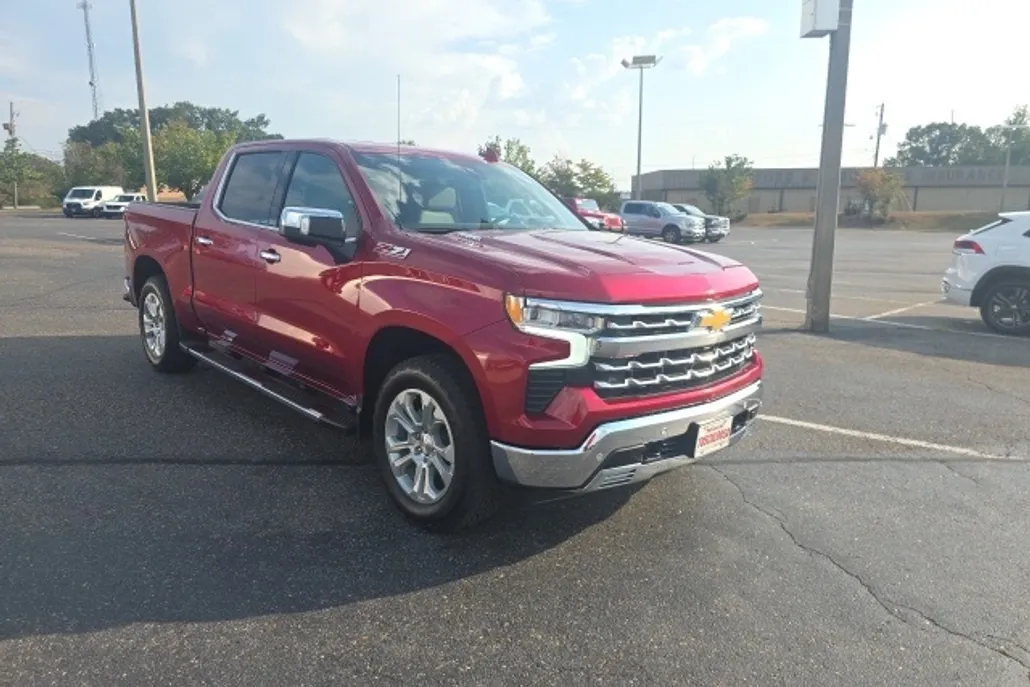 2025 Chevrolet Silverado 1500 LTZ photo 1