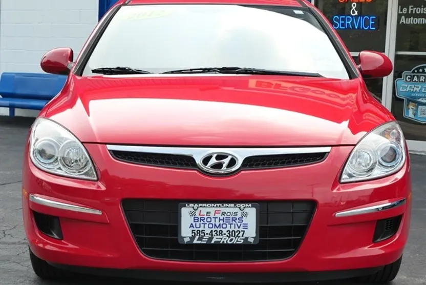 2012 Hyundai Elantra Touring GLS photo 1