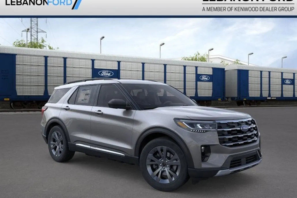 2025 Ford Explorer photo 1