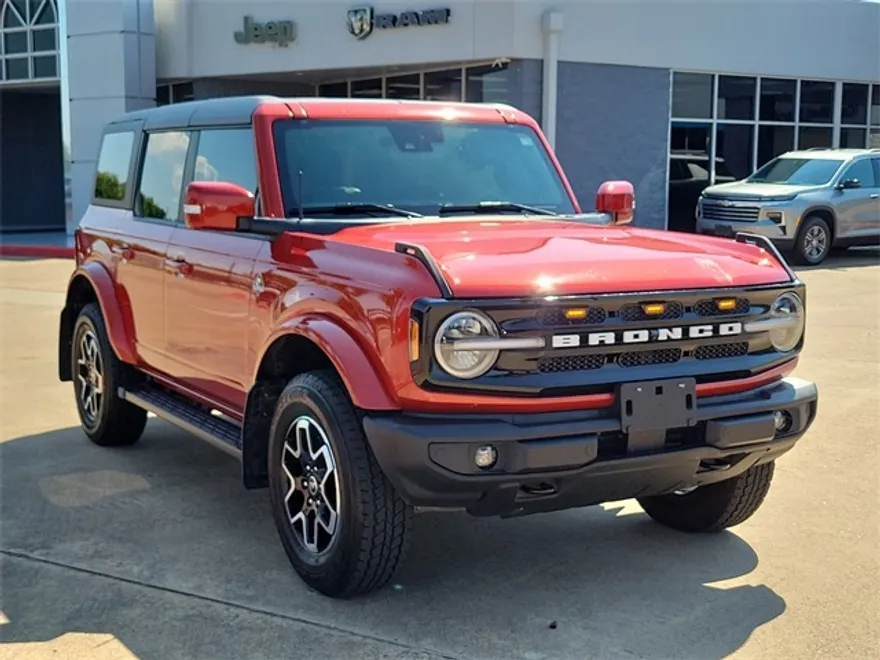 2024 Ford Bronco Outer Banks photo 1
