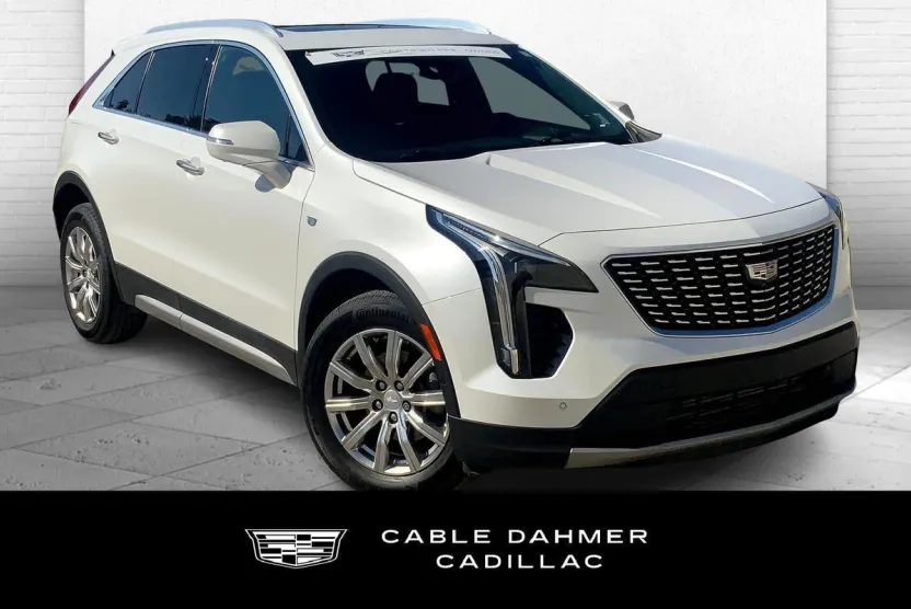 2022 Cadillac XT4 Premium Luxury photo 1