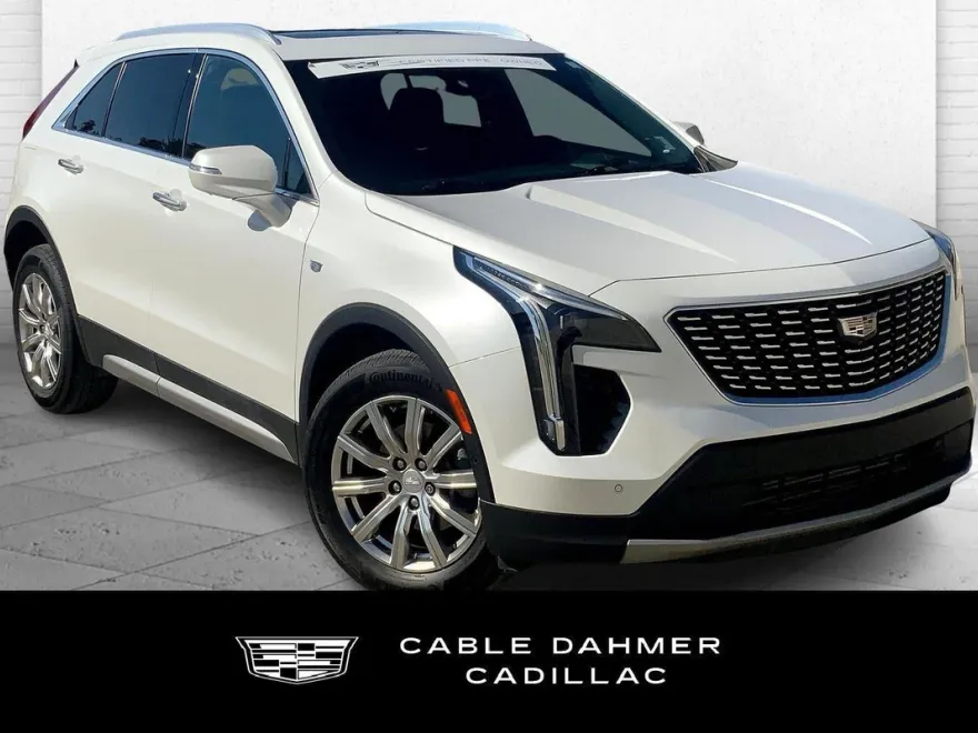 2022 Cadillac XT4 Premium Luxury photo 1