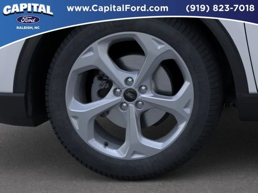 2025 Ford Escape Hybrid ST-Line photo 1