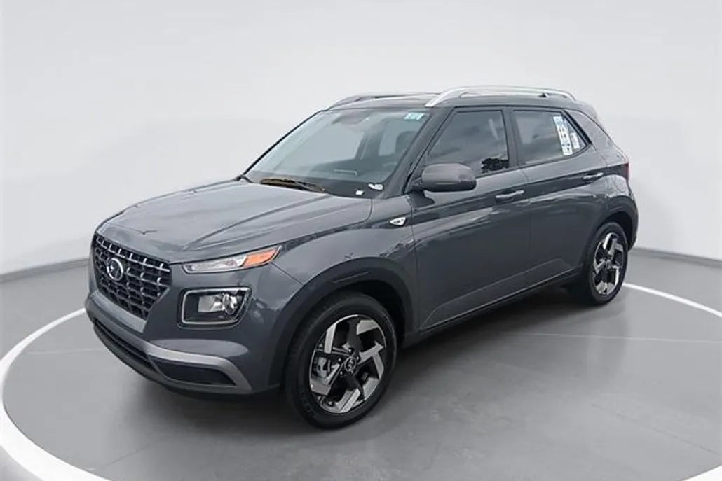 2025 Hyundai Venue SEL photo 1