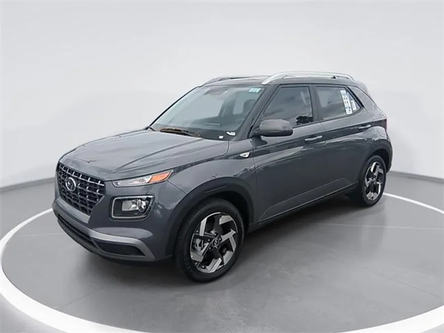 2025 Hyundai Venue SEL photo 1